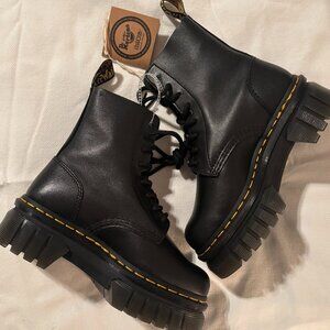 DOC MARTEN AUDRICK 8-EYE BOOT